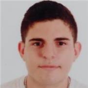 Soy un chico que está estudiando educación infantil, me gusta la educación en general, y tengo el B2 en inglés.